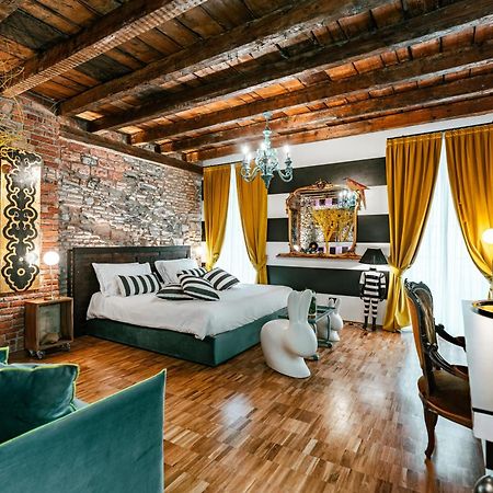 Aurum - Como Luxury Suites エクステリア 写真