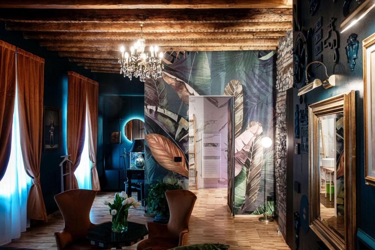 Aurum - Como Luxury Suites エクステリア 写真